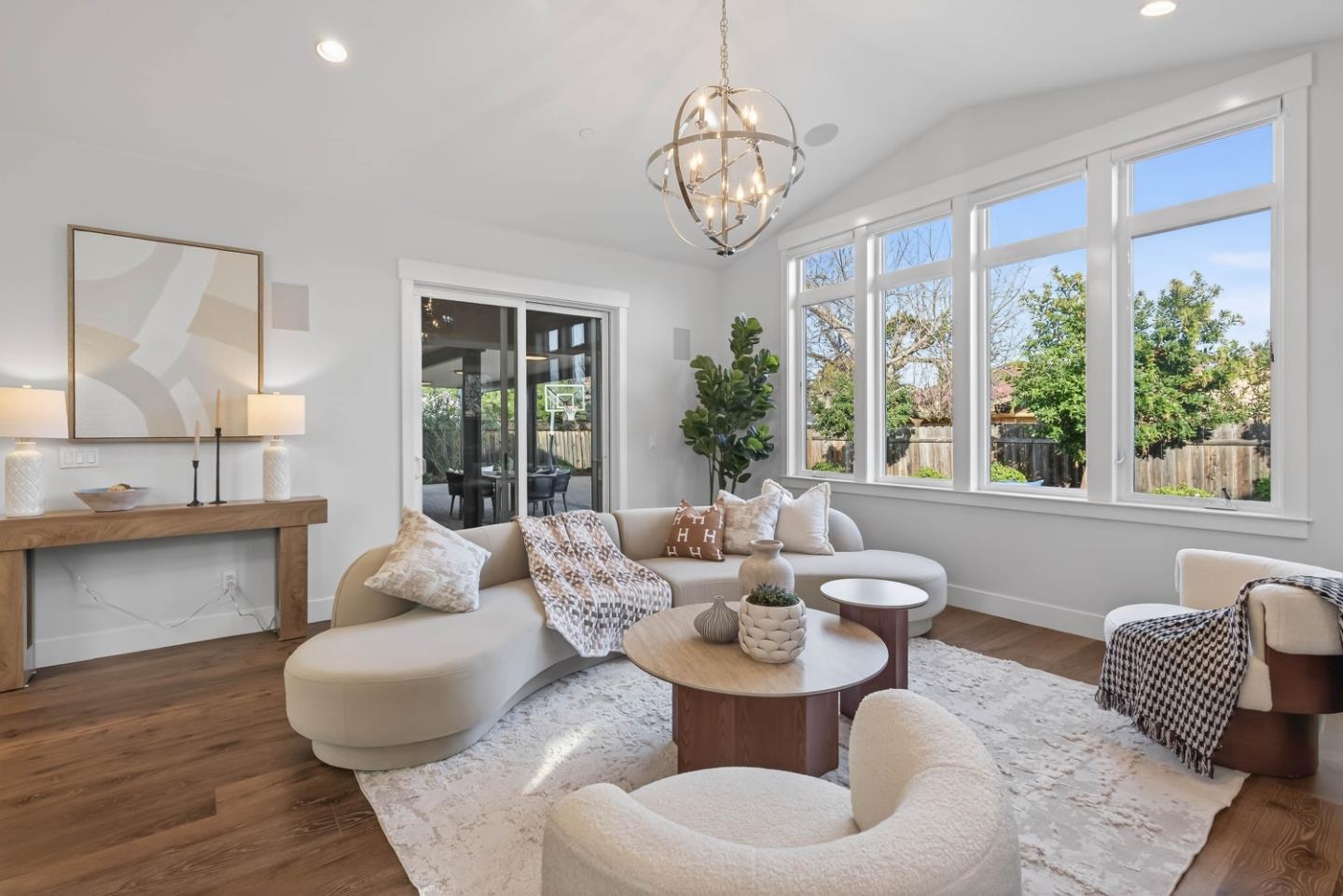 Detail Gallery Image 9 of 50 For 10334 S Tantau Ave, Cupertino,  CA 95014 - 5 Beds | 4/1 Baths