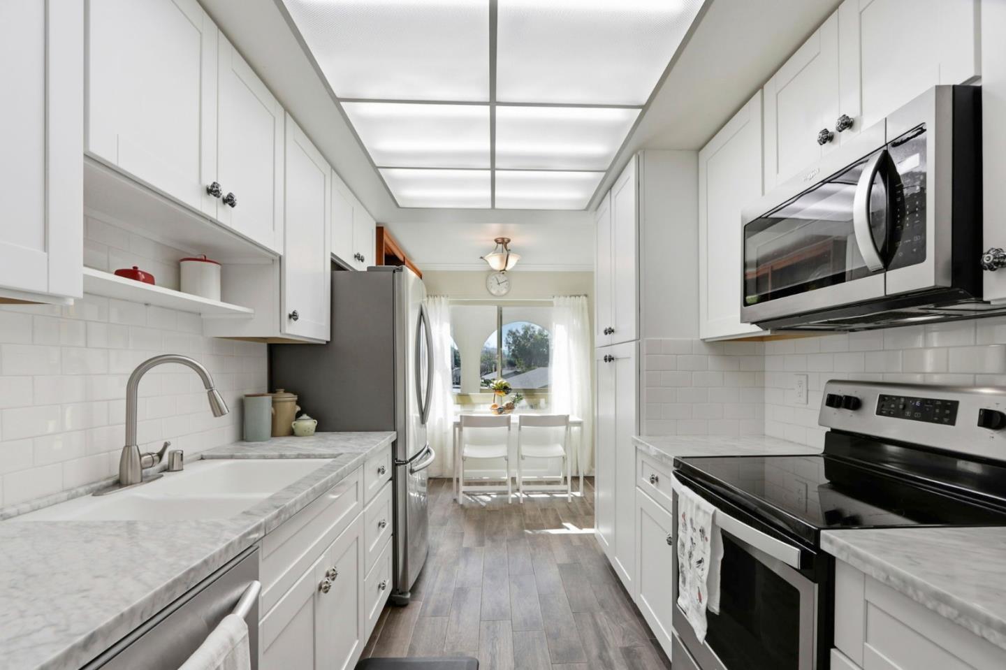 Detail Gallery Image 3 of 51 For 5471 Cribari Grn, San Jose,  CA 95135 - 2 Beds | 2 Baths