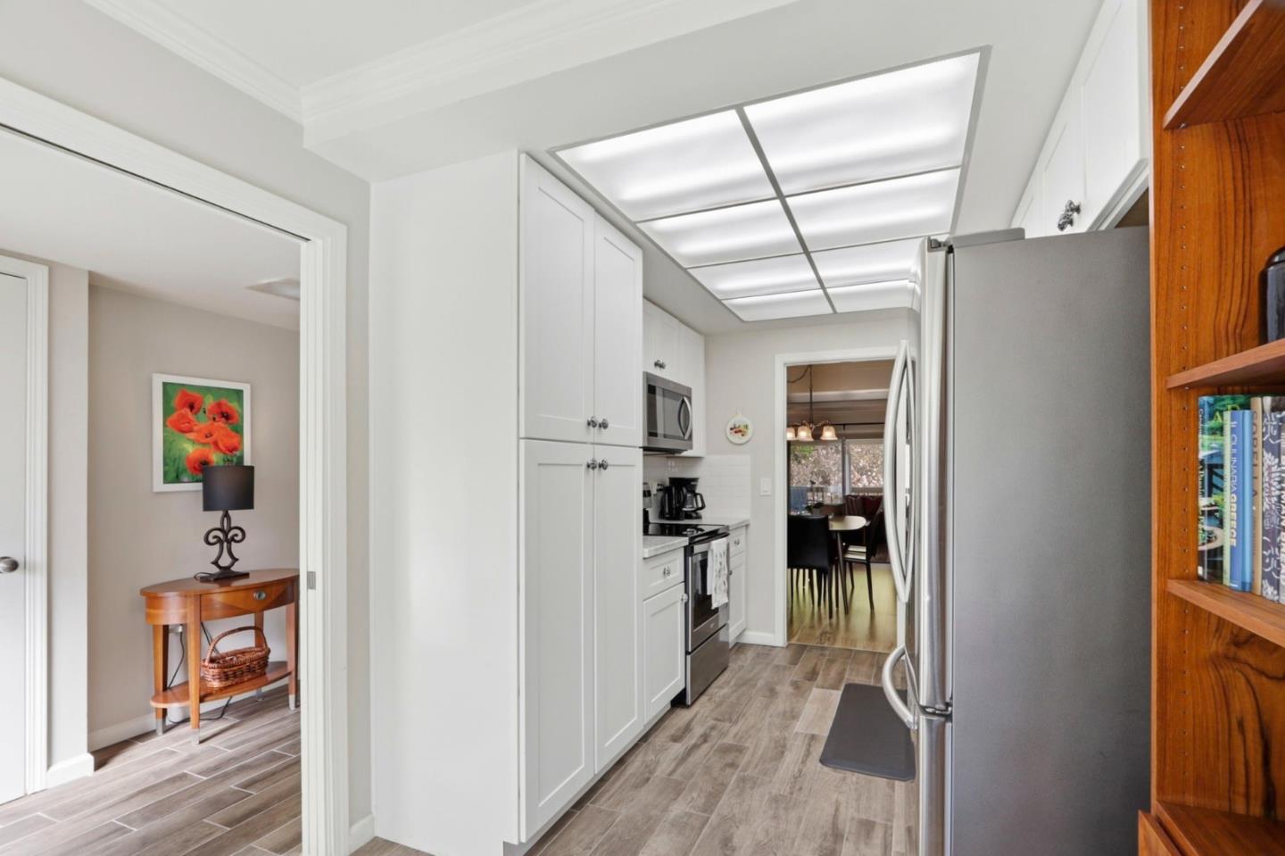 Detail Gallery Image 5 of 51 For 5471 Cribari Grn, San Jose,  CA 95135 - 2 Beds | 2 Baths