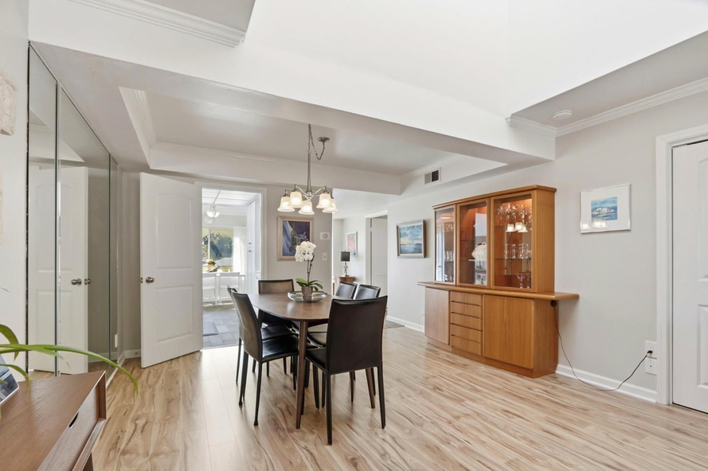 Detail Gallery Image 9 of 51 For 5471 Cribari Grn, San Jose,  CA 95135 - 2 Beds | 2 Baths