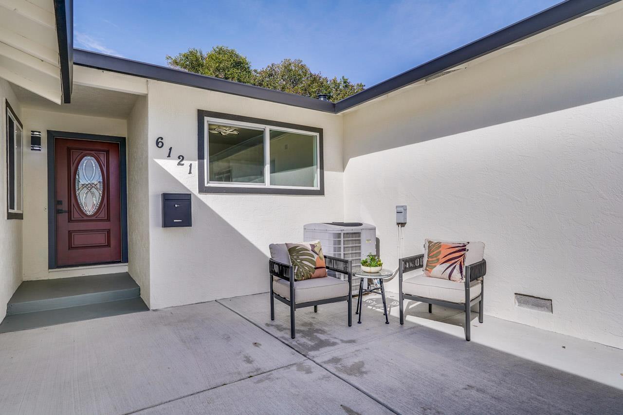 Detail Gallery Image 4 of 41 For 6121 Dunn Ave, San Jose,  CA 95123 - 4 Beds | 2 Baths