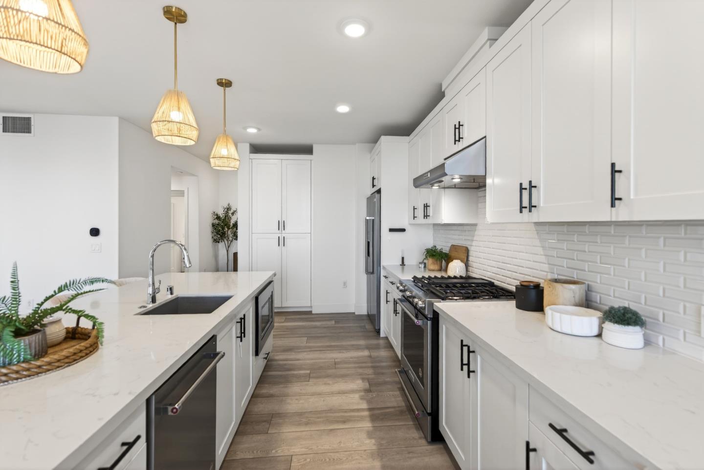 Photo #5: ML82037083 Listing: Photo #5