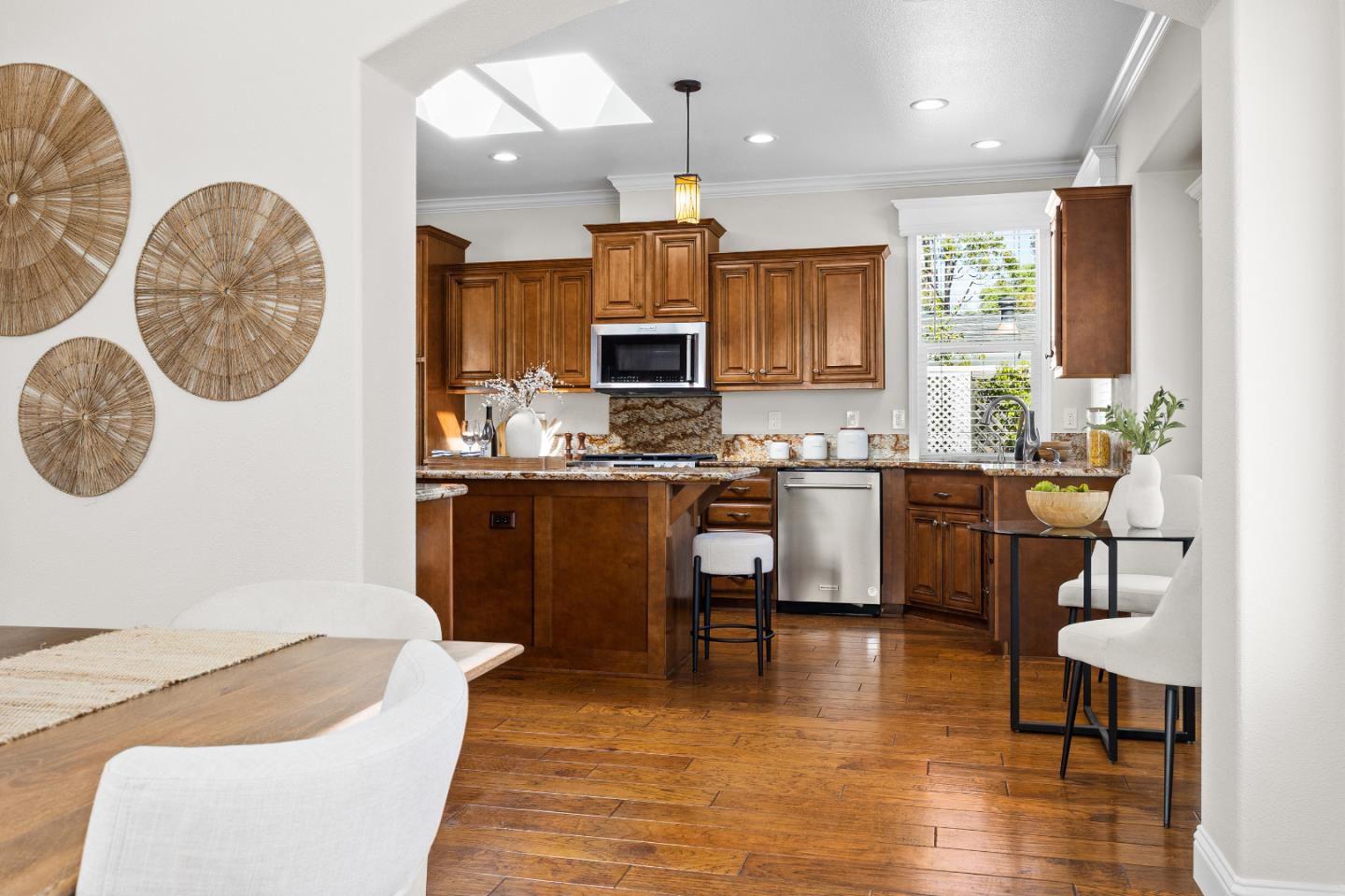 Detail Gallery Image 11 of 48 For 2435 Felt St #120,  Santa Cruz,  CA 95062 - 3 Beds | 2 Baths