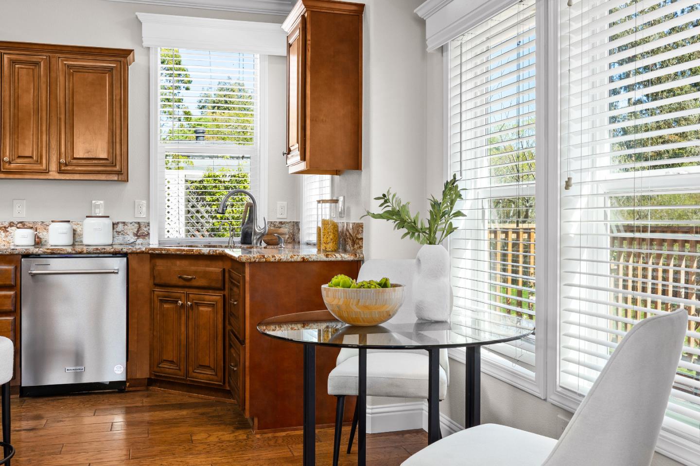 Detail Gallery Image 12 of 48 For 2435 Felt St #120,  Santa Cruz,  CA 95062 - 3 Beds | 2 Baths