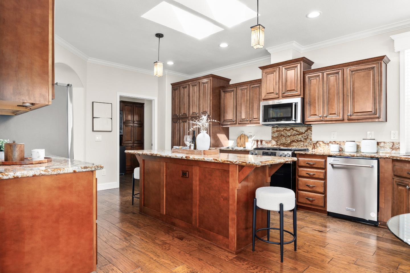 Detail Gallery Image 13 of 48 For 2435 Felt St #120,  Santa Cruz,  CA 95062 - 3 Beds | 2 Baths