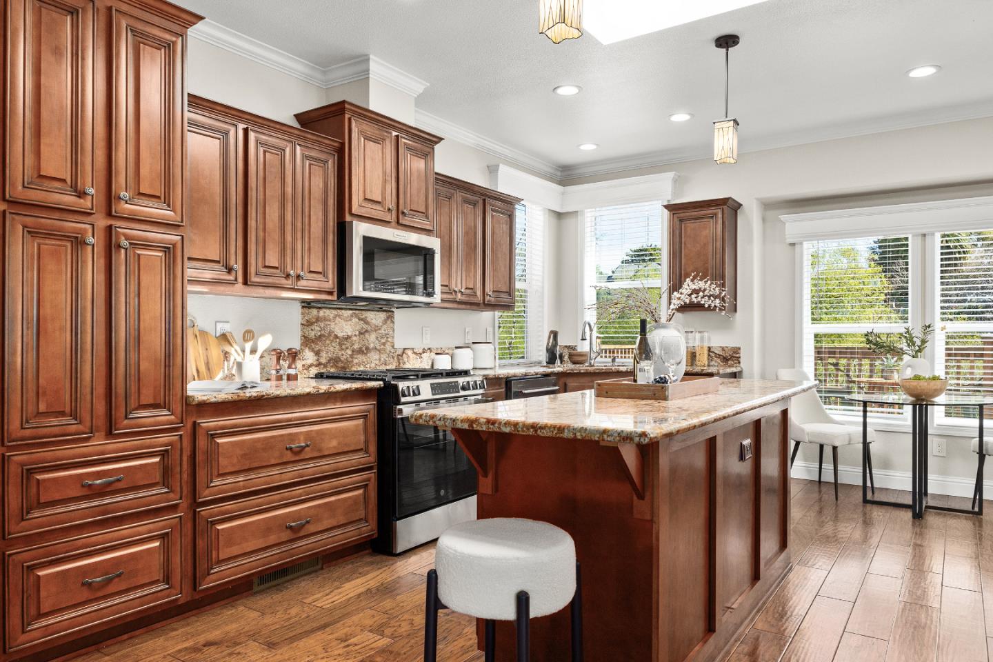 Detail Gallery Image 15 of 48 For 2435 Felt St #120,  Santa Cruz,  CA 95062 - 3 Beds | 2 Baths