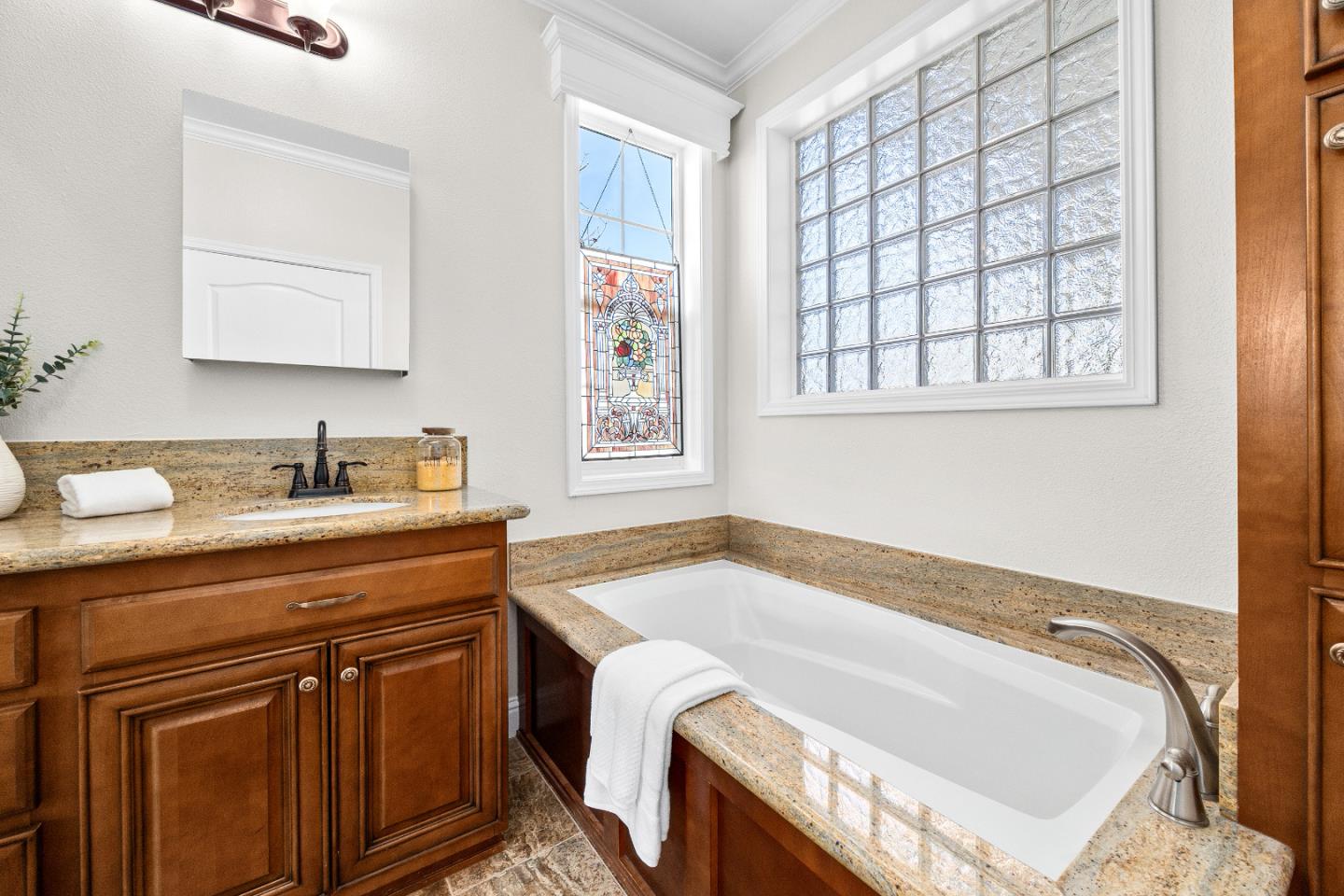 Detail Gallery Image 22 of 48 For 2435 Felt St #120,  Santa Cruz,  CA 95062 - 3 Beds | 2 Baths