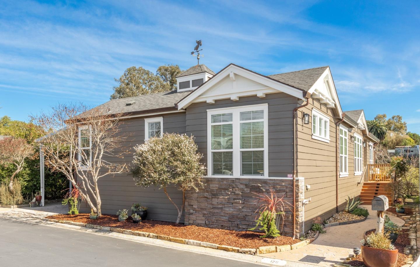 Detail Gallery Image 3 of 48 For 2435 Felt St #120,  Santa Cruz,  CA 95062 - 3 Beds | 2 Baths