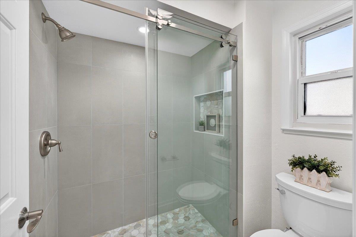 Detail Gallery Image 10 of 43 For 6230 Current Dr, San Jose,  CA 95123 - 3 Beds | 2 Baths