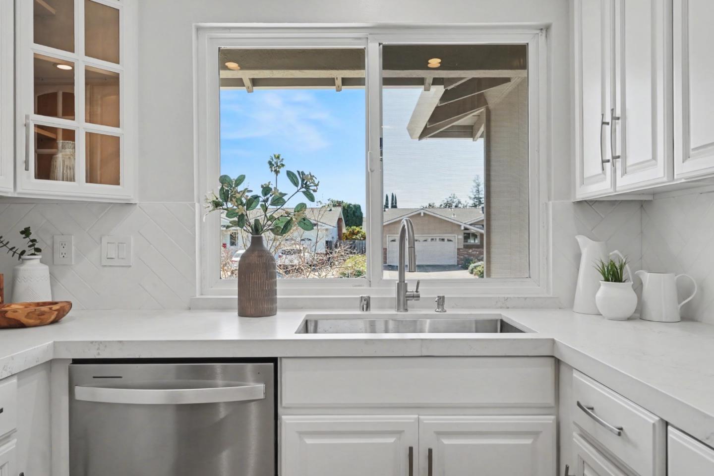 Detail Gallery Image 24 of 75 For 1035 Rockrose Ave, Sunnyvale,  CA 94086 - 4 Beds | 3 Baths