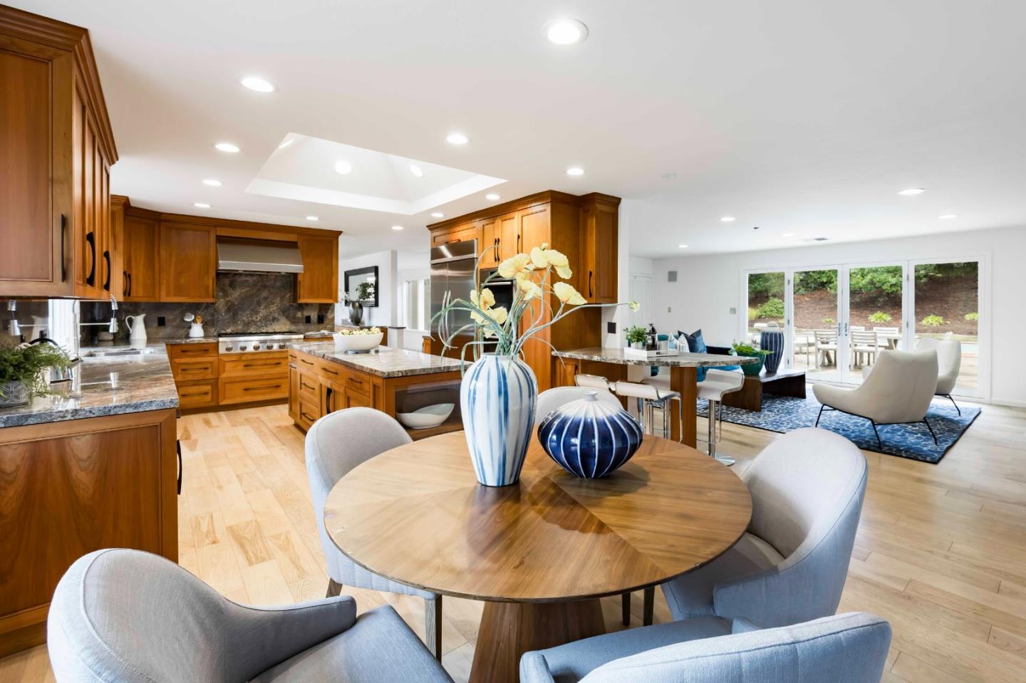 Detail Gallery Image 11 of 39 For 28100 Radcliffe Ln, Los Altos Hills,  CA 94022 - 5 Beds | 4/1 Baths