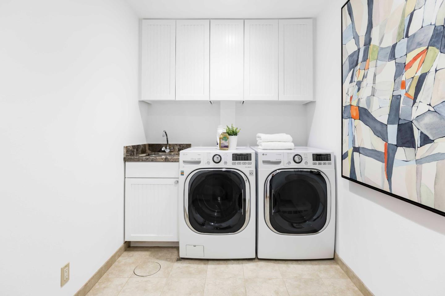 Detail Gallery Image 21 of 39 For 28100 Radcliffe Ln, Los Altos Hills,  CA 94022 - 5 Beds | 4/1 Baths