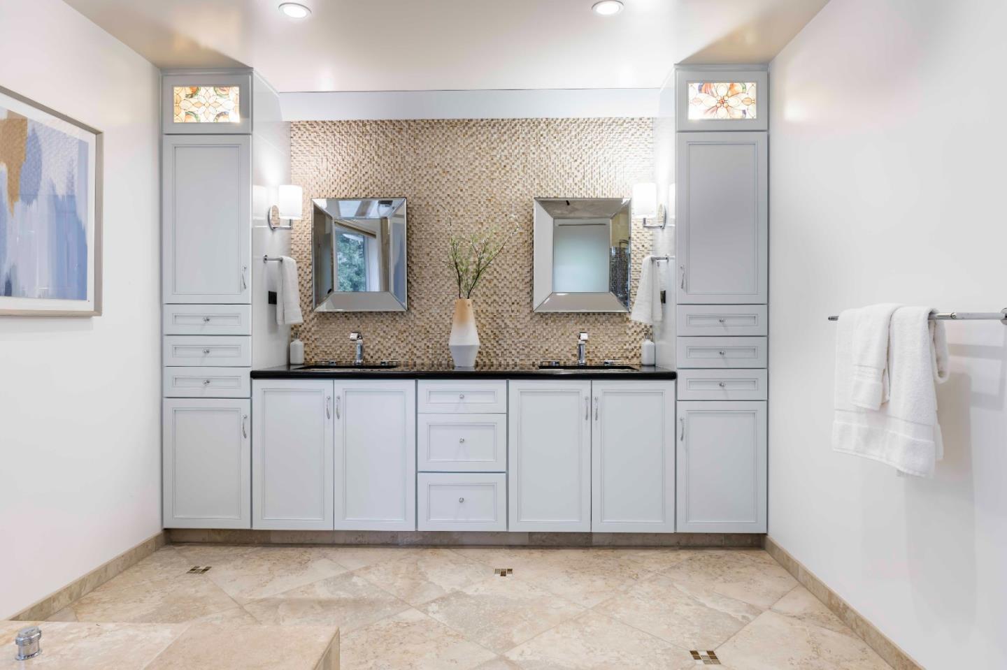 Detail Gallery Image 25 of 39 For 28100 Radcliffe Ln, Los Altos Hills,  CA 94022 - 5 Beds | 4/1 Baths