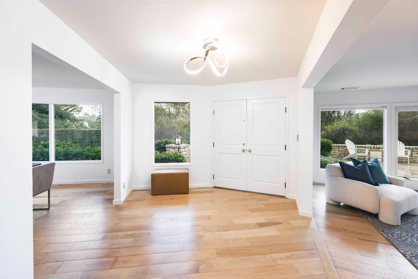 Detail Gallery Image 4 of 39 For 28100 Radcliffe Ln, Los Altos Hills,  CA 94022 - 5 Beds | 4/1 Baths