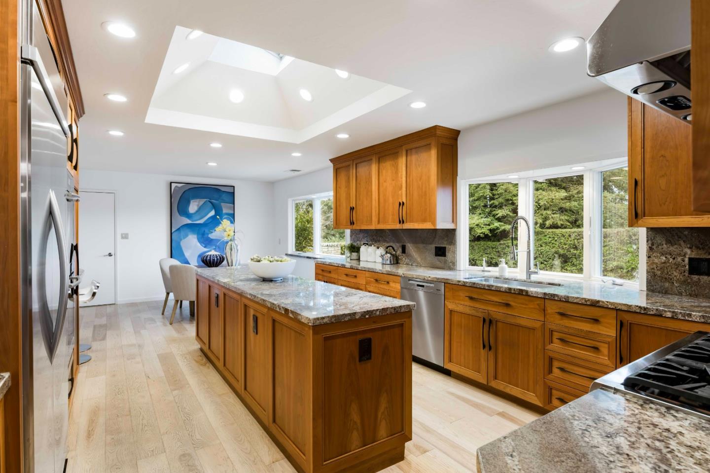 Detail Gallery Image 9 of 39 For 28100 Radcliffe Ln, Los Altos Hills,  CA 94022 - 5 Beds | 4/1 Baths