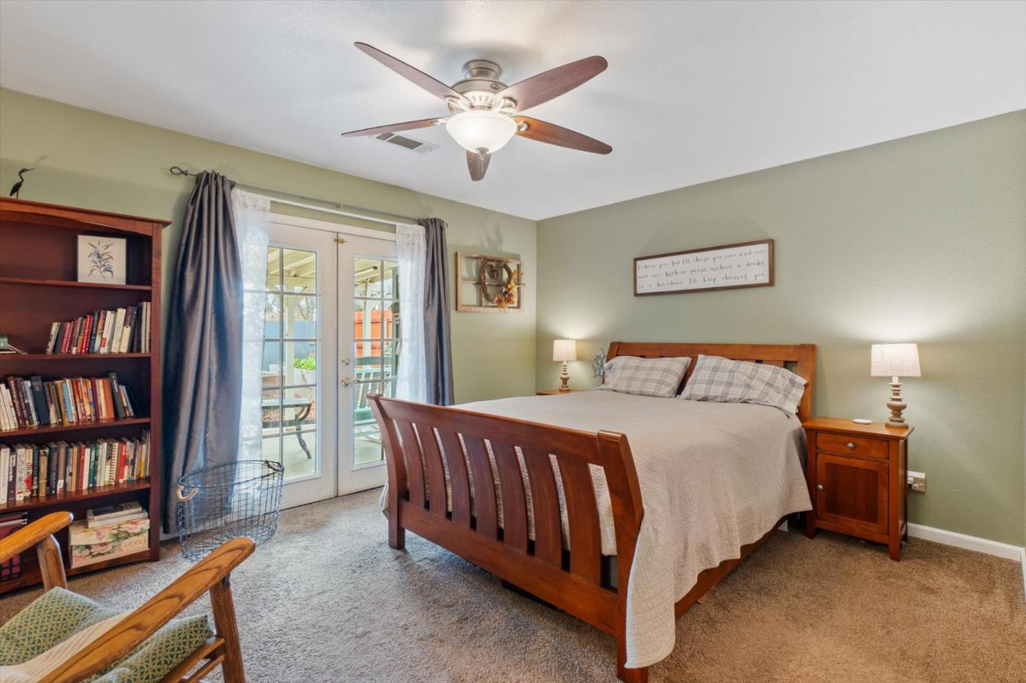 Detail Gallery Image 15 of 42 For 2945 Silo Ct, Anderson,  CA 96007 - 4 Beds | 3 Baths