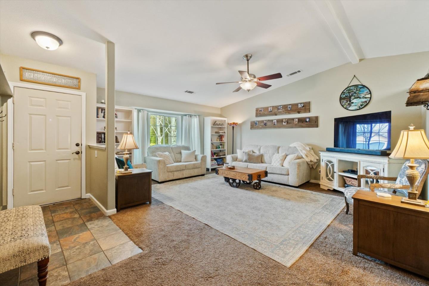 Detail Gallery Image 4 of 42 For 2945 Silo Ct, Anderson,  CA 96007 - 4 Beds | 3 Baths