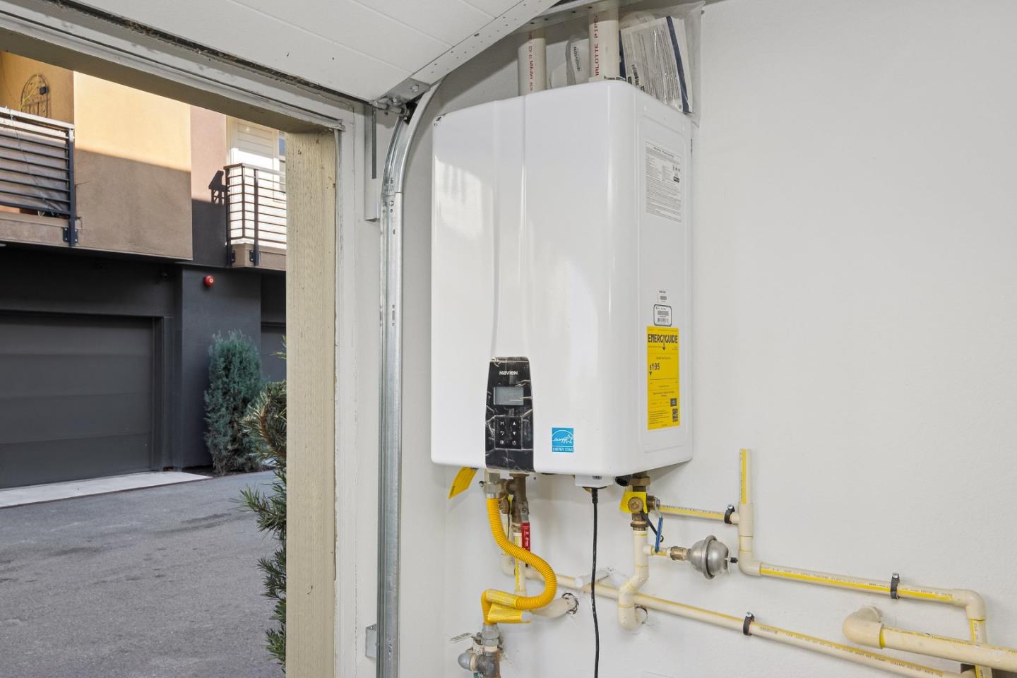 Detail Gallery Image 40 of 61 For 3690 Access Cmn, Fremont,  CA 94538 - 3 Beds | 3/1 Baths