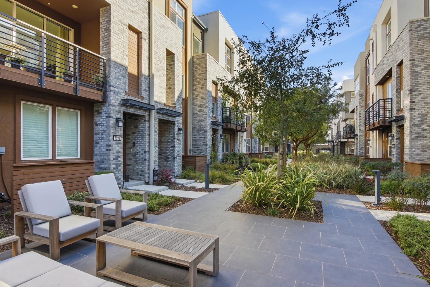 Detail Gallery Image 8 of 61 For 3690 Access Cmn, Fremont,  CA 94538 - 3 Beds | 3/1 Baths