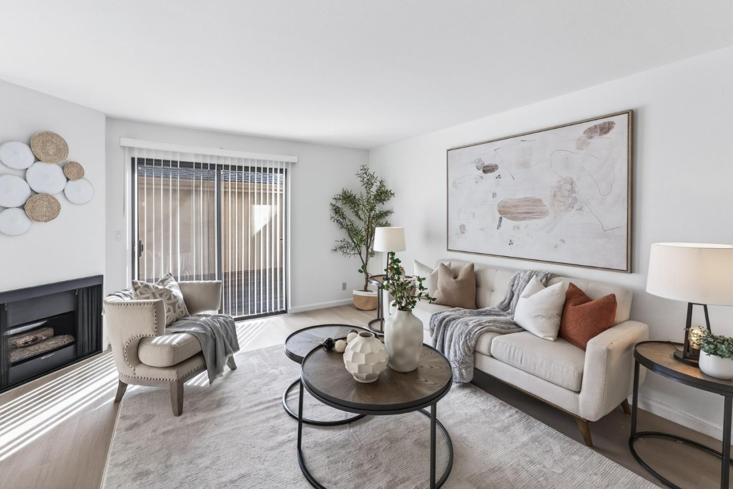 Detail Gallery Image 4 of 20 For 11093 Firethorne Dr, Cupertino,  CA 95014 - 2 Beds | 2/1 Baths