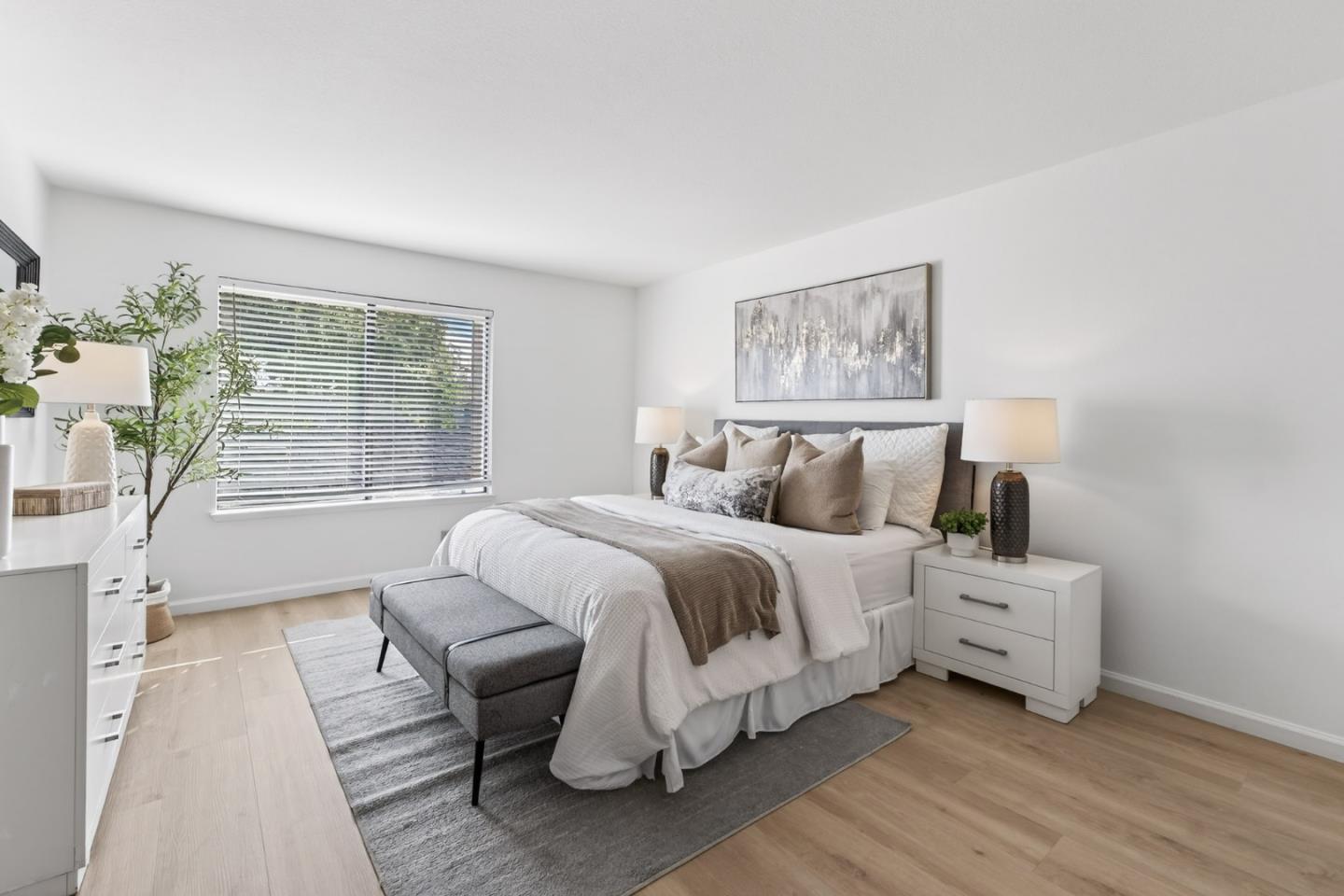 Detail Gallery Image 7 of 20 For 11093 Firethorne Dr, Cupertino,  CA 95014 - 2 Beds | 2/1 Baths