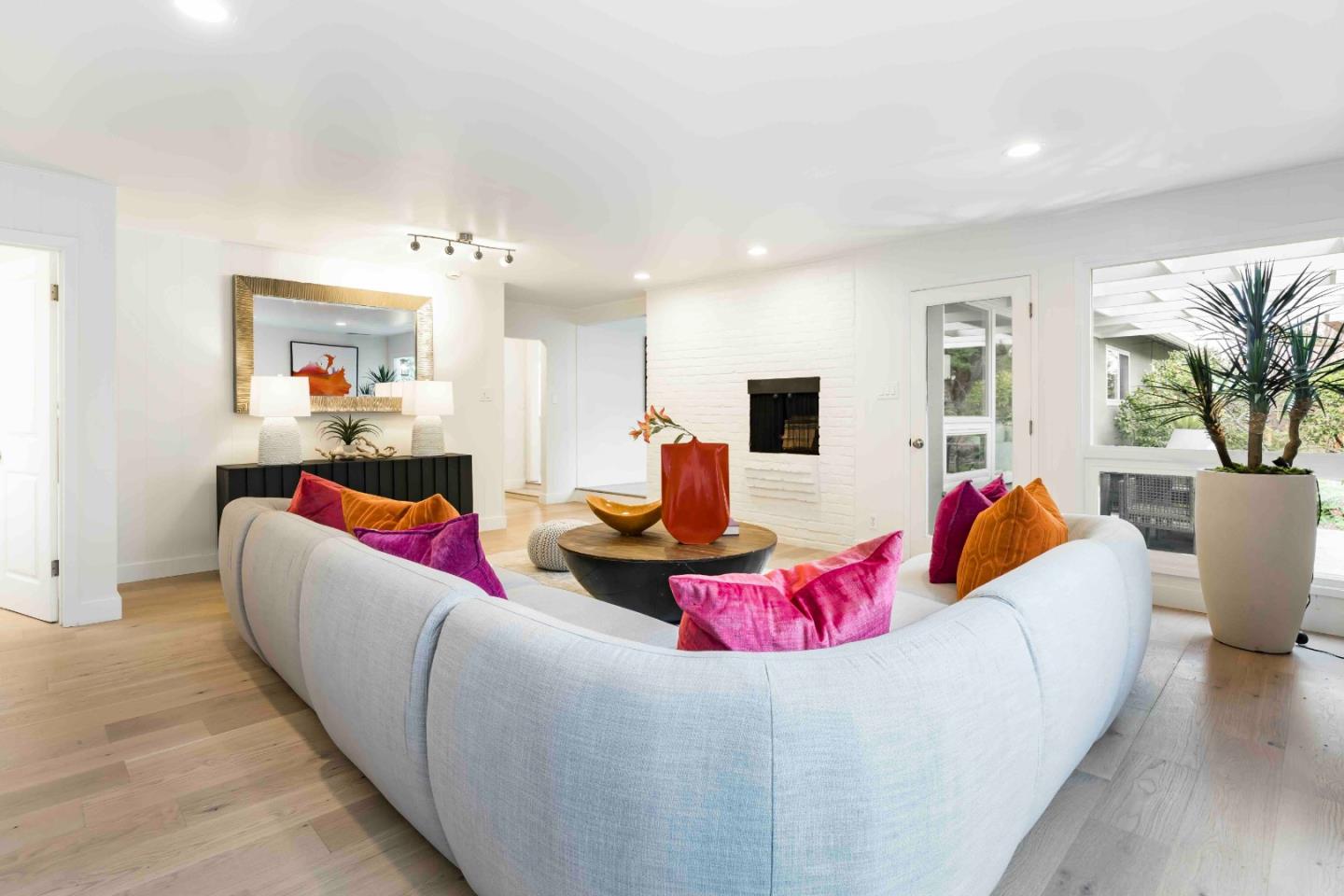 Detail Gallery Image 14 of 26 For 1765 Fallen Leaf Ln, Los Altos,  CA 94024 - 5 Beds | 3 Baths