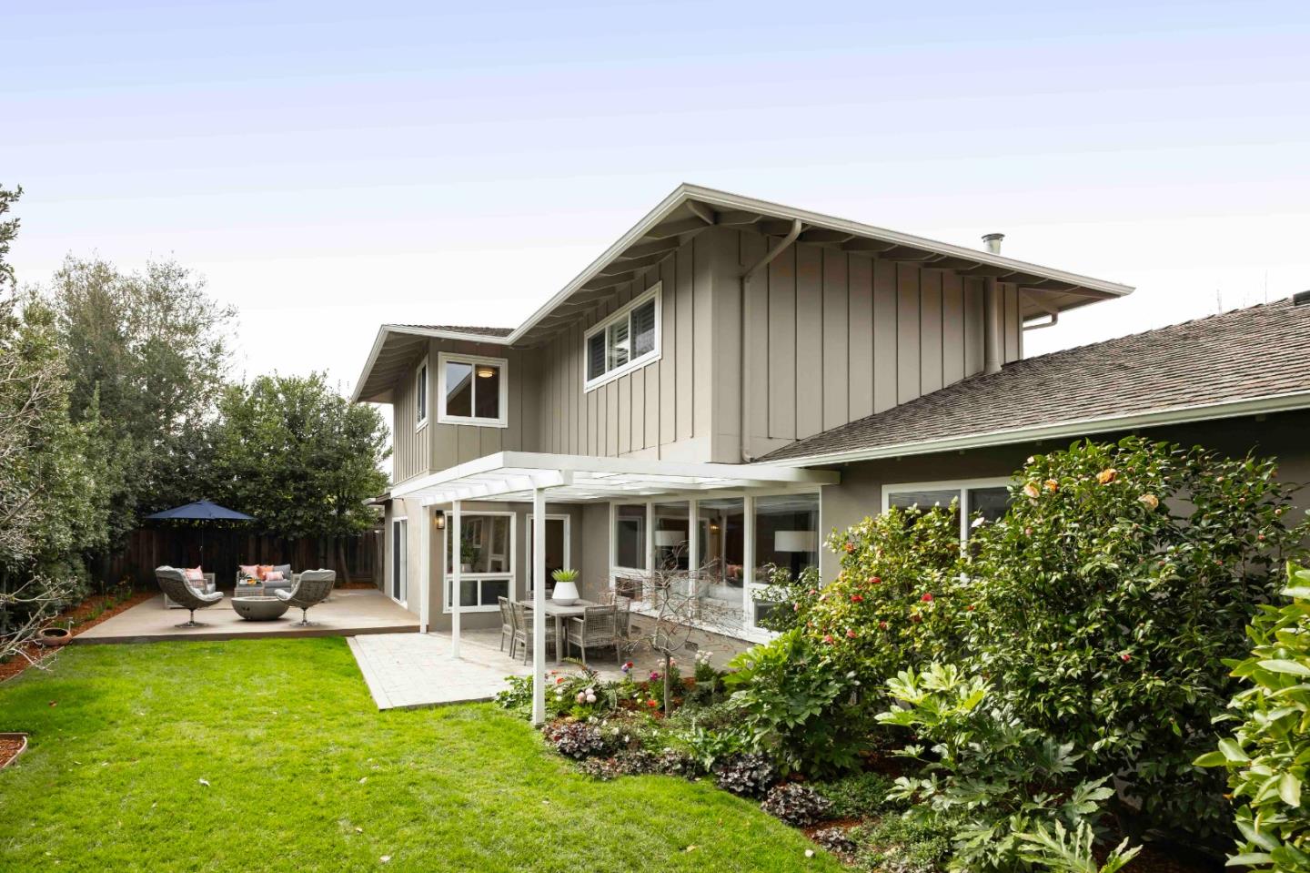 Detail Gallery Image 20 of 26 For 1765 Fallen Leaf Ln, Los Altos,  CA 94024 - 5 Beds | 3 Baths