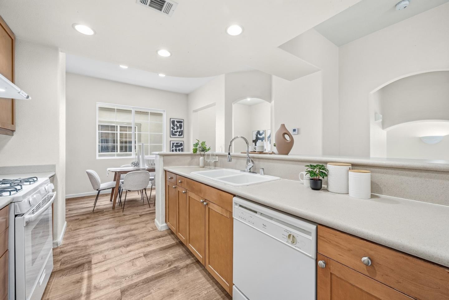 Detail Gallery Image 7 of 59 For 59 Wind Song, Milpitas,  CA 95035 - 3 Beds | 3/1 Baths