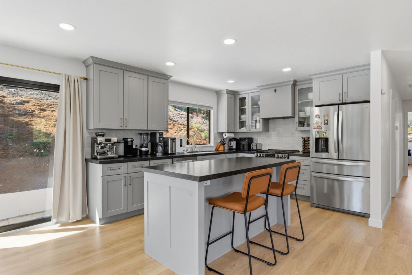 Detail Gallery Image 14 of 70 For 1510 Welburn Ave, Gilroy,  CA 95020 - 3 Beds | 2 Baths