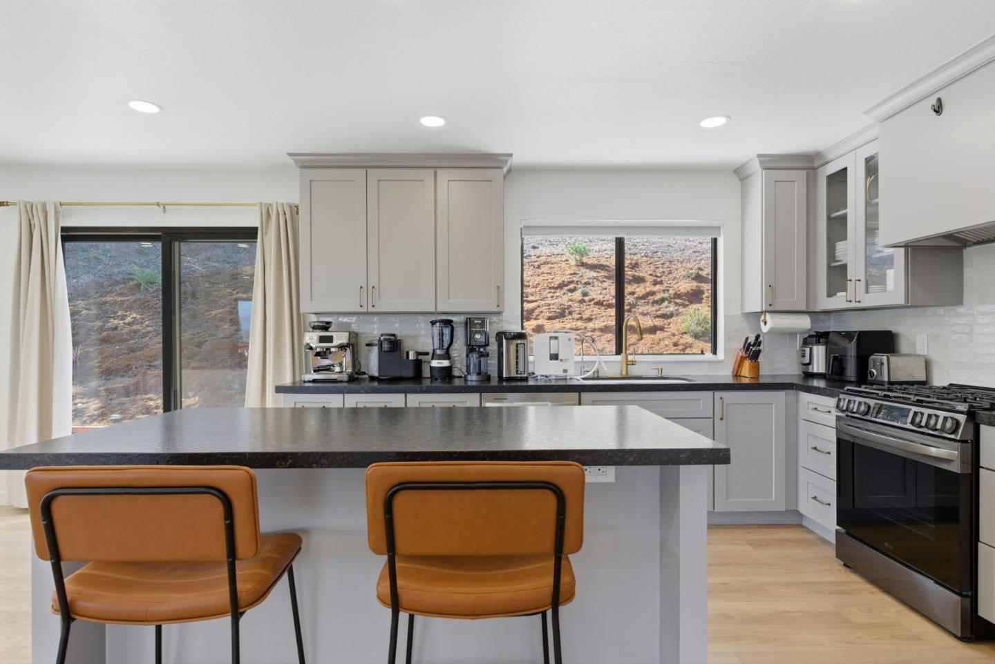 Detail Gallery Image 15 of 70 For 1510 Welburn Ave, Gilroy,  CA 95020 - 3 Beds | 2 Baths