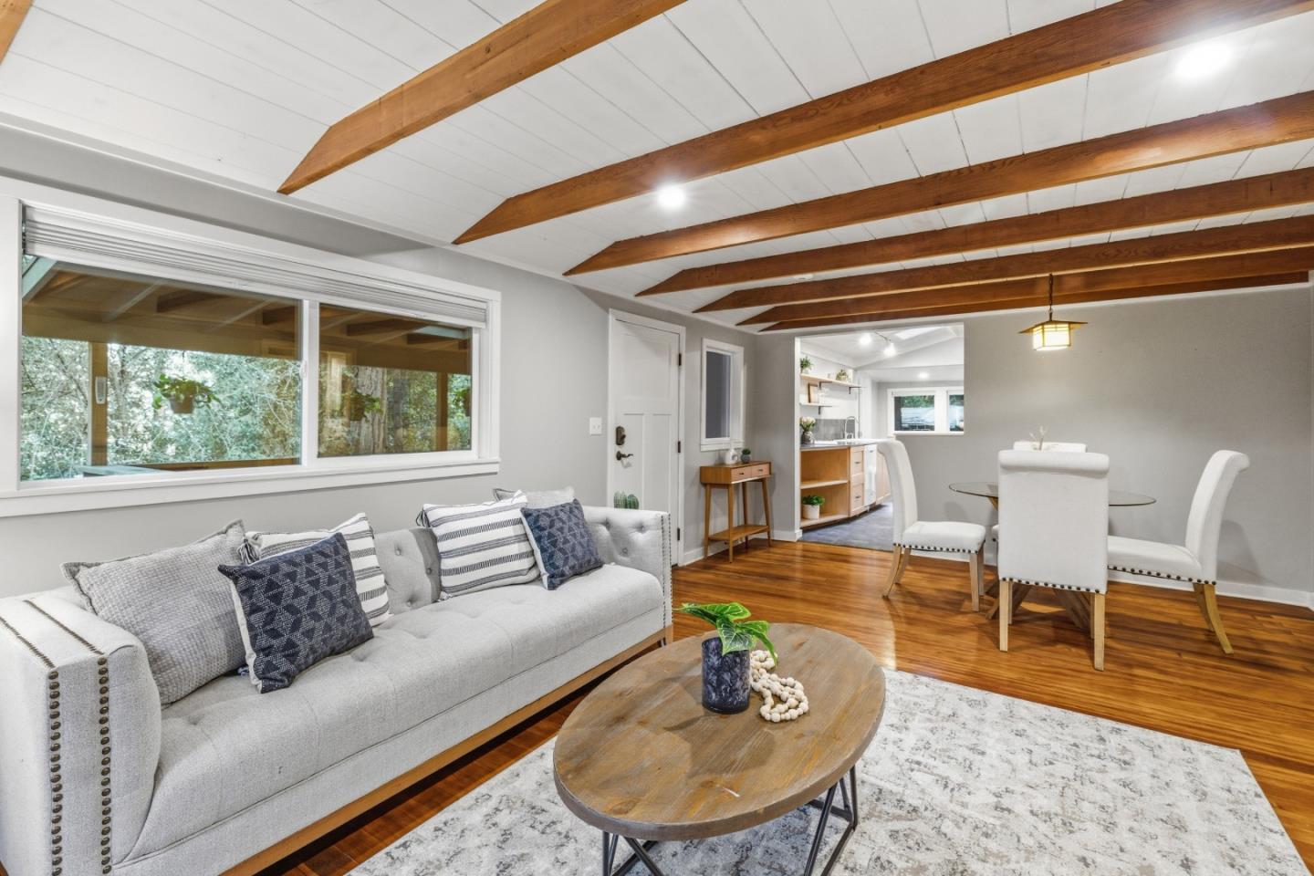 Detail Gallery Image 4 of 40 For 160 Woodland Dr, Ben Lomond,  CA 95005 - 2 Beds | 1 Baths