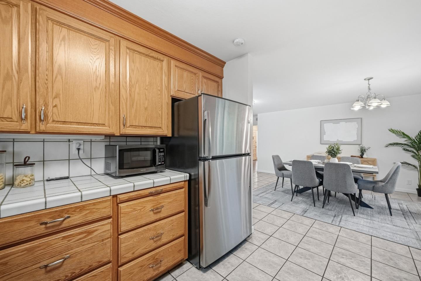 Detail Gallery Image 13 of 40 For 1451 Tyler Park Way, Mountain View,  CA 94040 - 4 Beds | 4 Baths