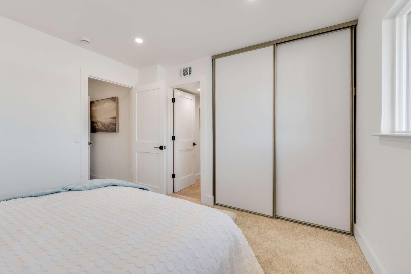 Detail Gallery Image 19 of 33 For 11032 Firethorne Dr, Cupertino,  CA 95014 - 2 Beds | 2/1 Baths