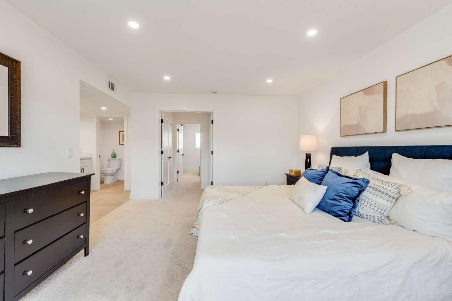 Detail Gallery Image 23 of 33 For 11032 Firethorne Dr, Cupertino,  CA 95014 - 2 Beds | 2/1 Baths