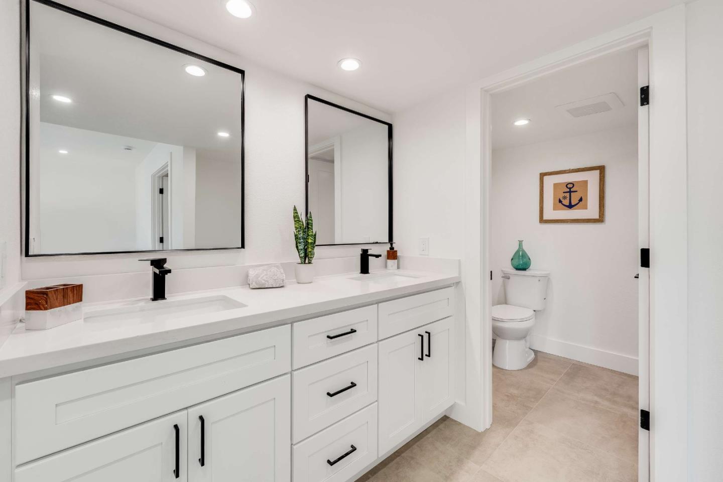 Detail Gallery Image 24 of 33 For 11032 Firethorne Dr, Cupertino,  CA 95014 - 2 Beds | 2/1 Baths
