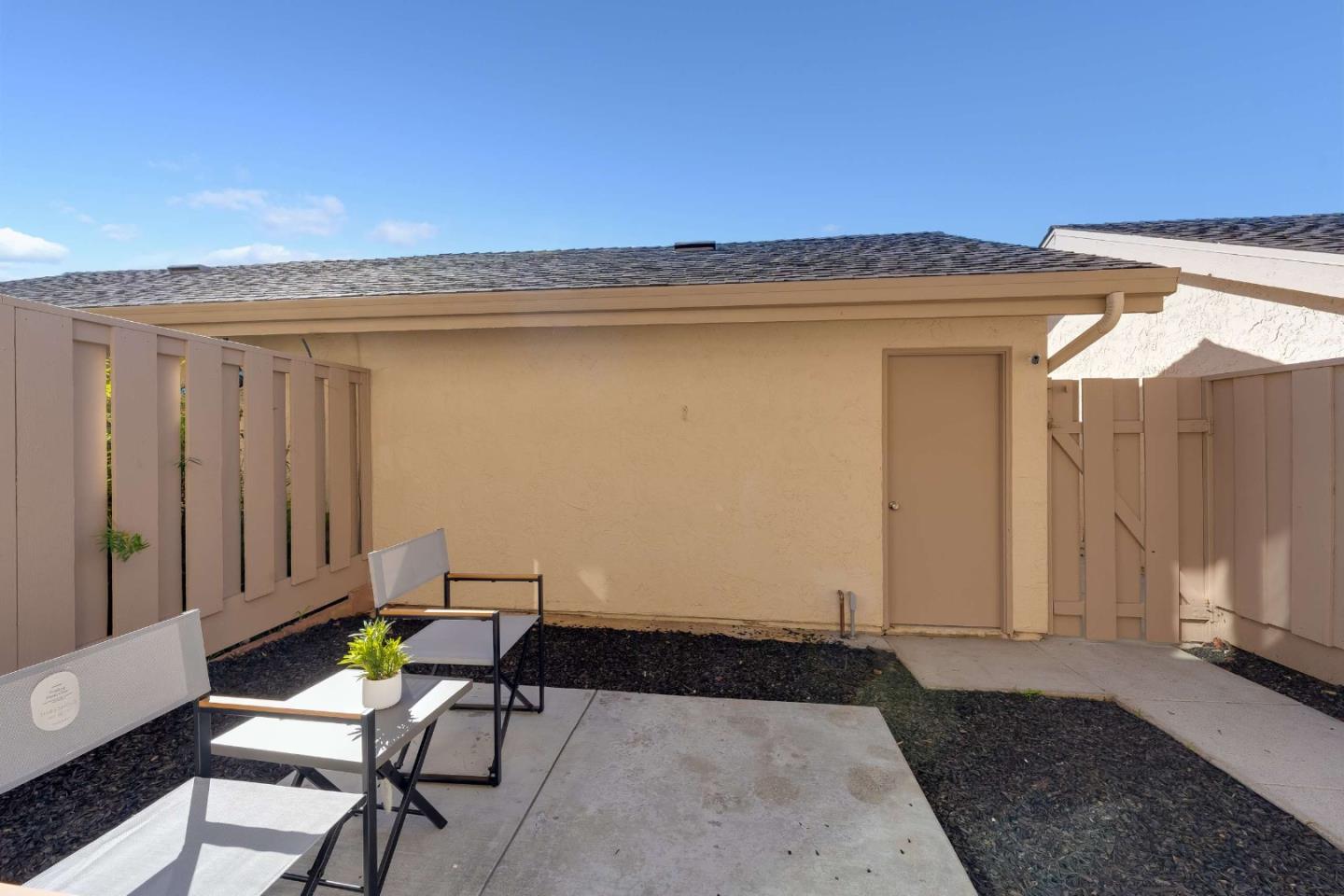 Detail Gallery Image 28 of 33 For 11032 Firethorne Dr, Cupertino,  CA 95014 - 2 Beds | 2/1 Baths