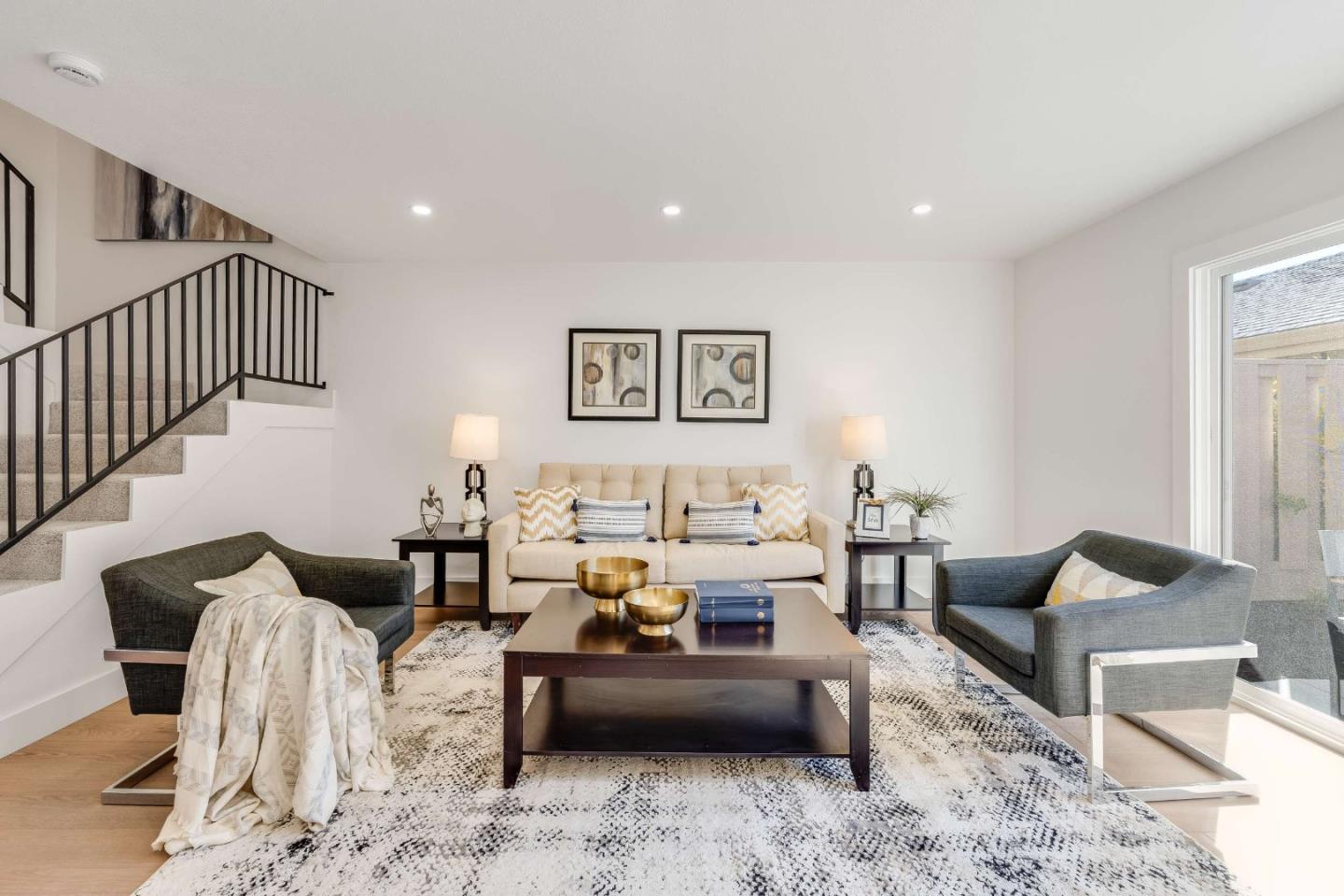 Detail Gallery Image 5 of 33 For 11032 Firethorne Dr, Cupertino,  CA 95014 - 2 Beds | 2/1 Baths