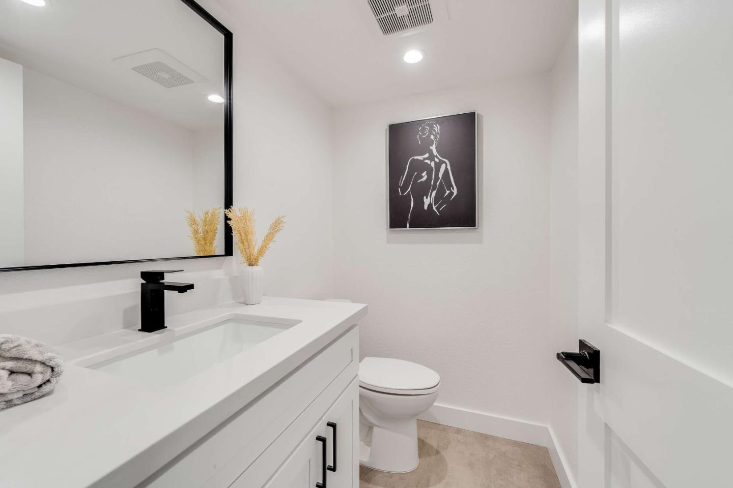 Detail Gallery Image 8 of 33 For 11032 Firethorne Dr, Cupertino,  CA 95014 - 2 Beds | 2/1 Baths