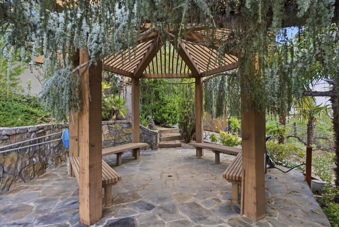 Detail Gallery Image 51 of 69 For 530 Santa Rosa Dr, Los Gatos,  CA 95032 - 4 Beds | 4 Baths