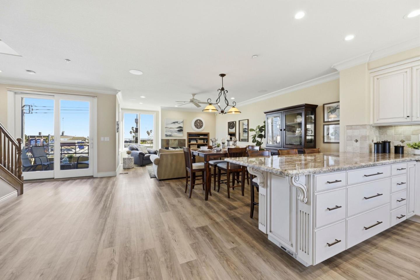 Detail Gallery Image 13 of 50 For 106 Younger Way #D,  Santa Cruz,  CA 95060 - 2 Beds | 2/1 Baths