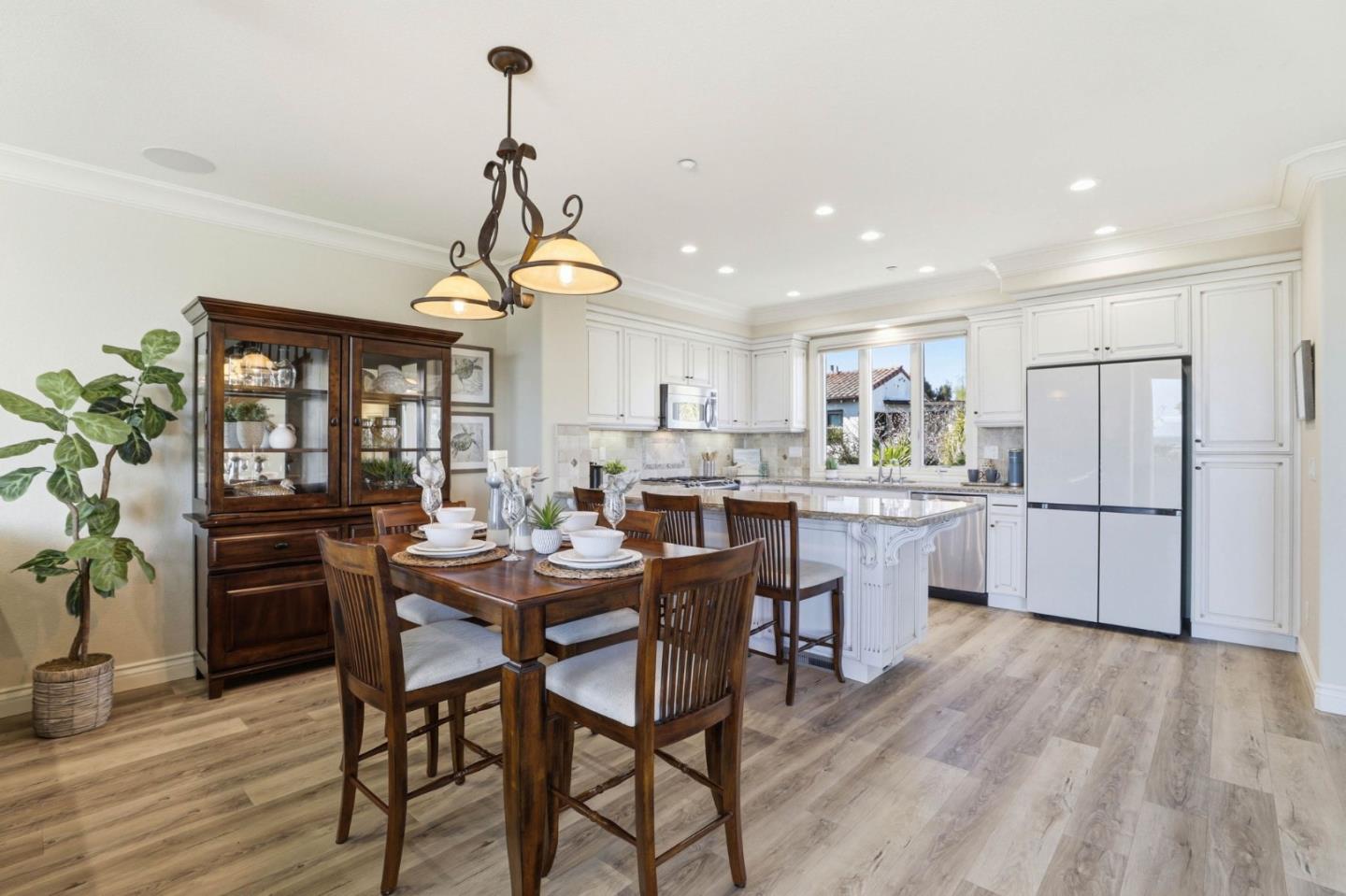 Detail Gallery Image 14 of 50 For 106 Younger Way #D,  Santa Cruz,  CA 95060 - 2 Beds | 2/1 Baths