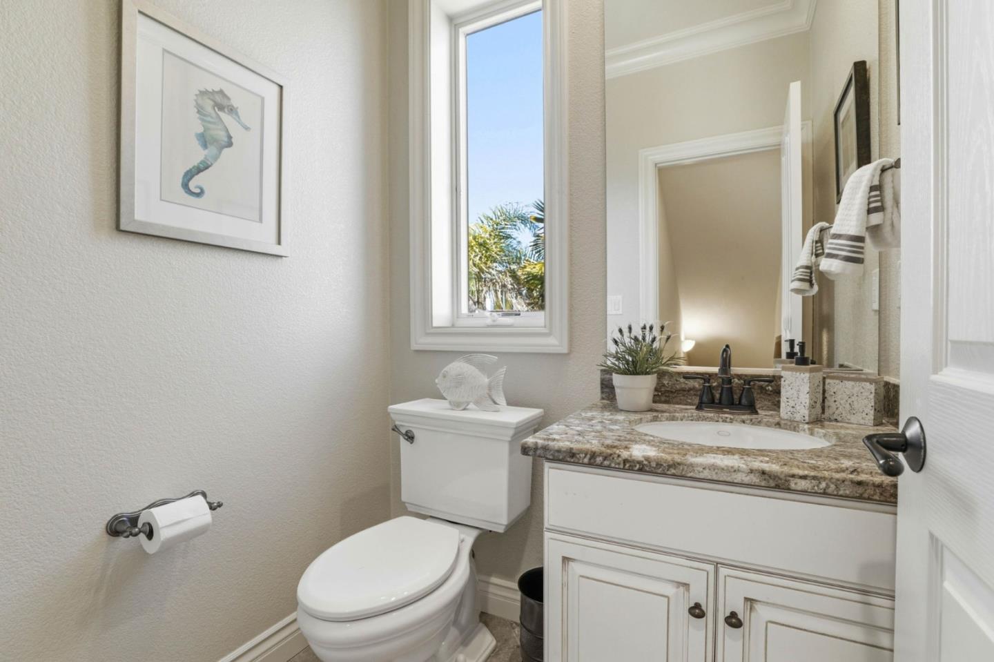 Detail Gallery Image 17 of 50 For 106 Younger Way #D,  Santa Cruz,  CA 95060 - 2 Beds | 2/1 Baths