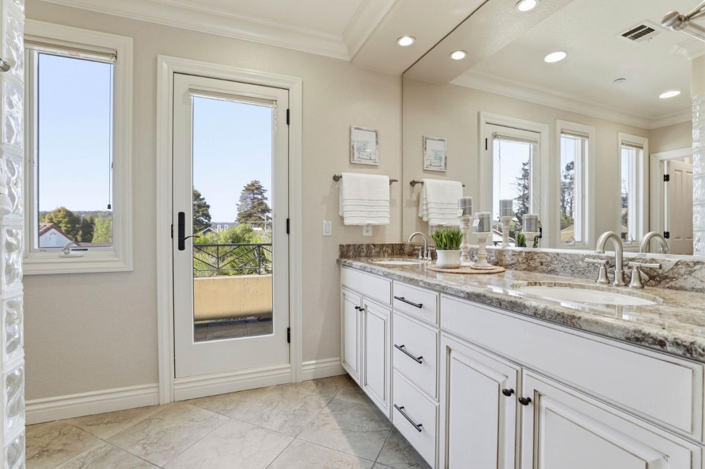 Detail Gallery Image 26 of 50 For 106 Younger Way #D,  Santa Cruz,  CA 95060 - 2 Beds | 2/1 Baths