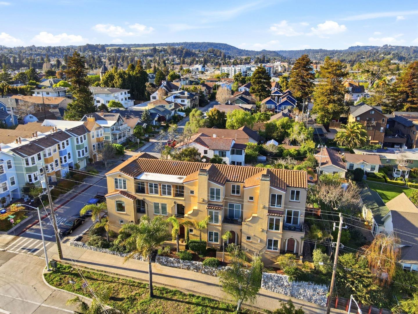 Detail Gallery Image 45 of 50 For 106 Younger Way #D,  Santa Cruz,  CA 95060 - 2 Beds | 2/1 Baths