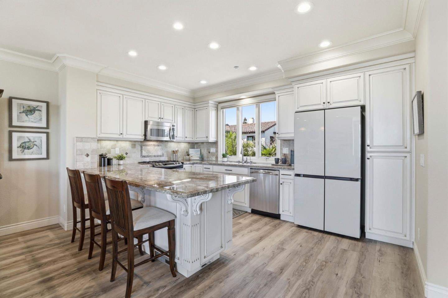 Detail Gallery Image 8 of 50 For 106 Younger Way #D,  Santa Cruz,  CA 95060 - 2 Beds | 2/1 Baths