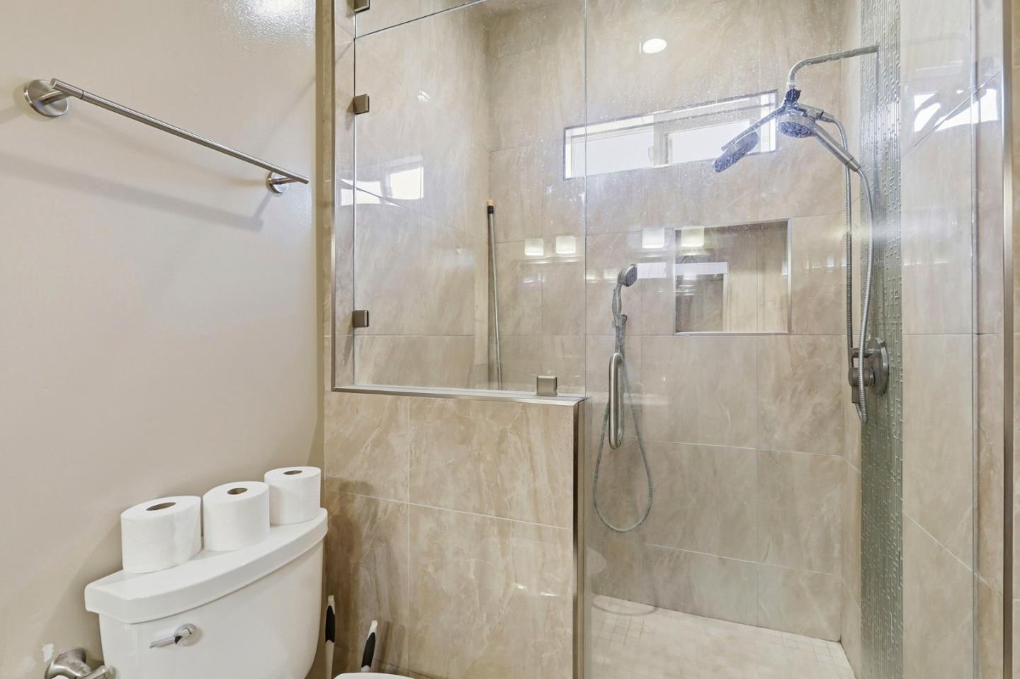 Detail Gallery Image 18 of 30 For 1218 S Almaden Ave, San Jose,  CA 95110 - 4 Beds | 2 Baths