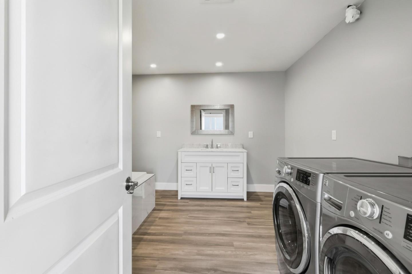 Detail Gallery Image 20 of 30 For 1218 S Almaden Ave, San Jose,  CA 95110 - 4 Beds | 2 Baths