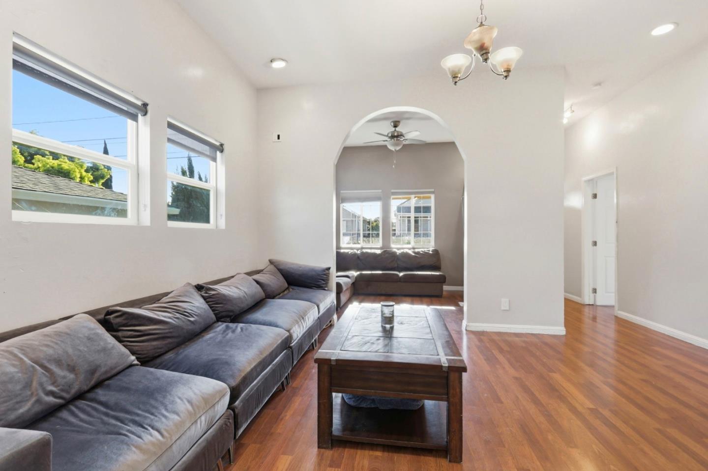 Detail Gallery Image 7 of 30 For 1218 S Almaden Ave, San Jose,  CA 95110 - 4 Beds | 2 Baths