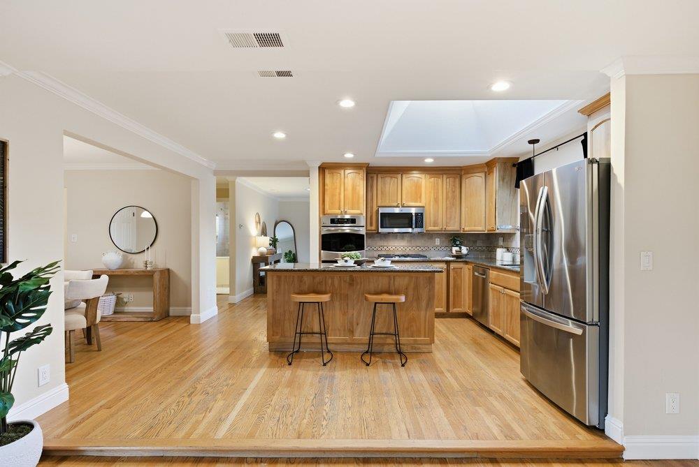 Detail Gallery Image 10 of 53 For 1329 Rodney Dr, San Jose,  CA 95118 - 3 Beds | 3 Baths