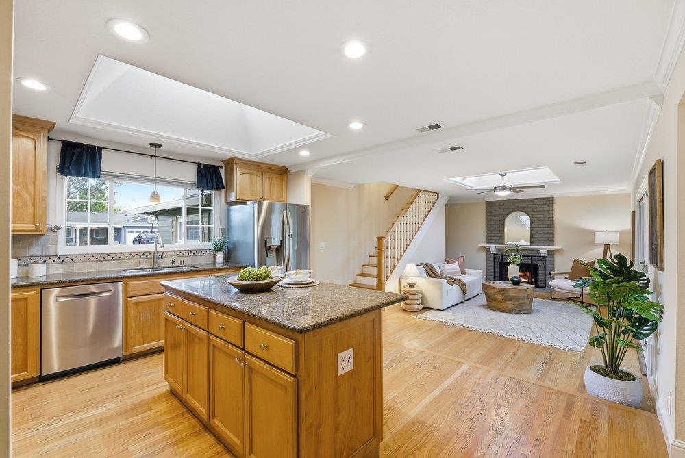 Detail Gallery Image 9 of 53 For 1329 Rodney Dr, San Jose,  CA 95118 - 3 Beds | 3 Baths